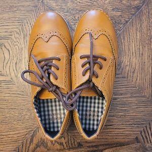 Crown and Ivy boys dress shoes